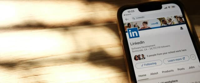 Jak dodać CV na LinkedIn i uniknąć najczęstszych błędów Jak dodać CV na LinkedIn i uniknąć najczęstszych błędów